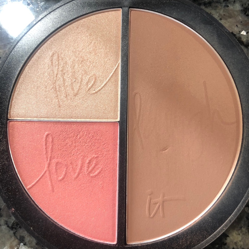 It Cosmetics - Laugh, Love, Live